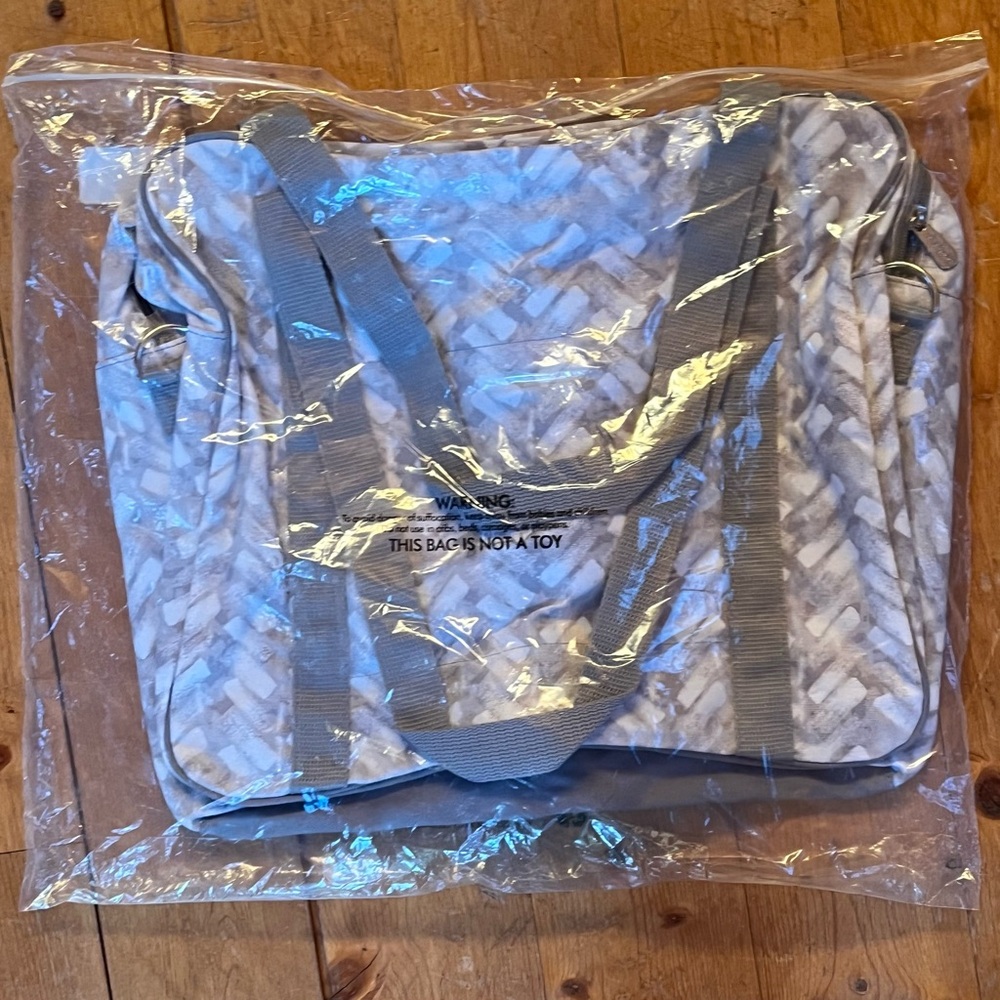 Thirty One Weekender bag New - Picture 2 of 4